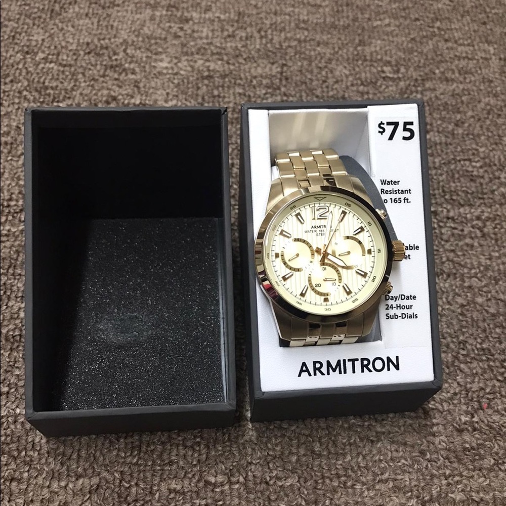 NWT Armitron Men's Gold-Tone Bracelet Watch - Picture 3 of 4